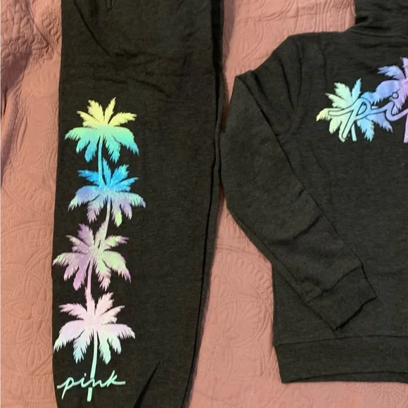 ❤️SOLD OUT❤️ Pink 2-Piece Shine Palm Zip Up Hoodie & Campus Sweatpants - Picture 4 of 8
